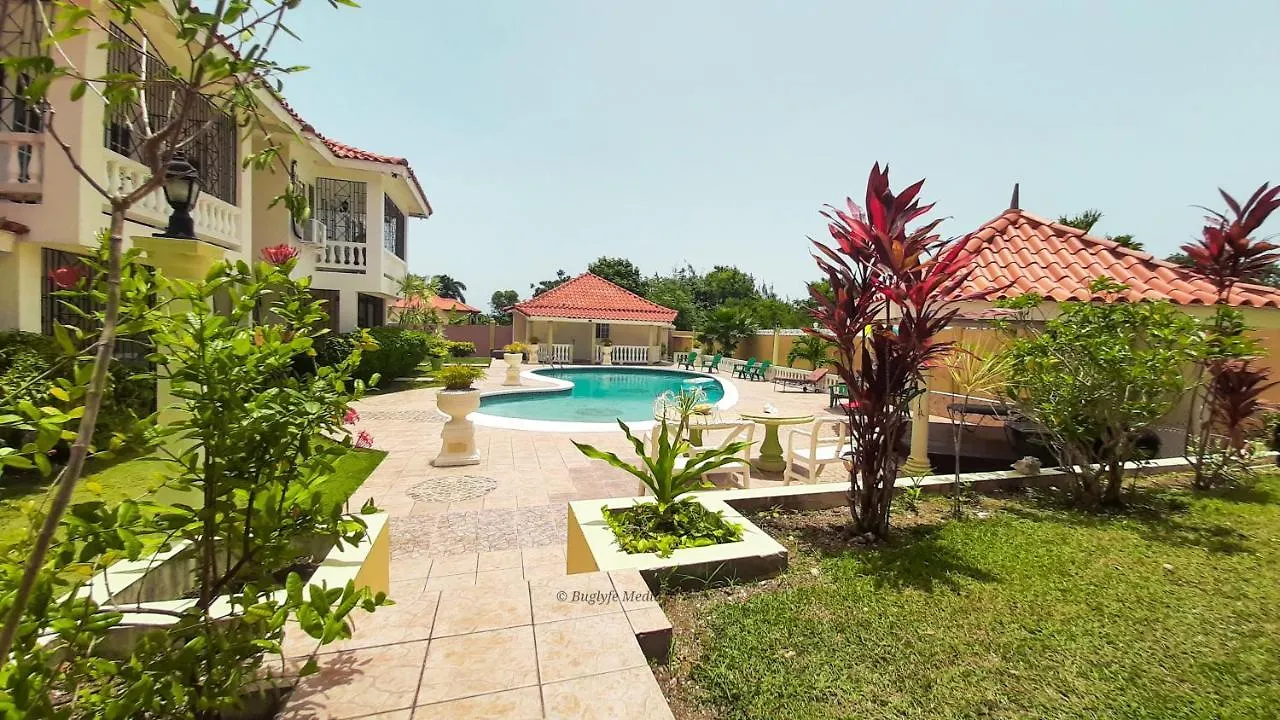 Homestay Jamaica Extended Stay / Golf Veiw Villa Montego Bay