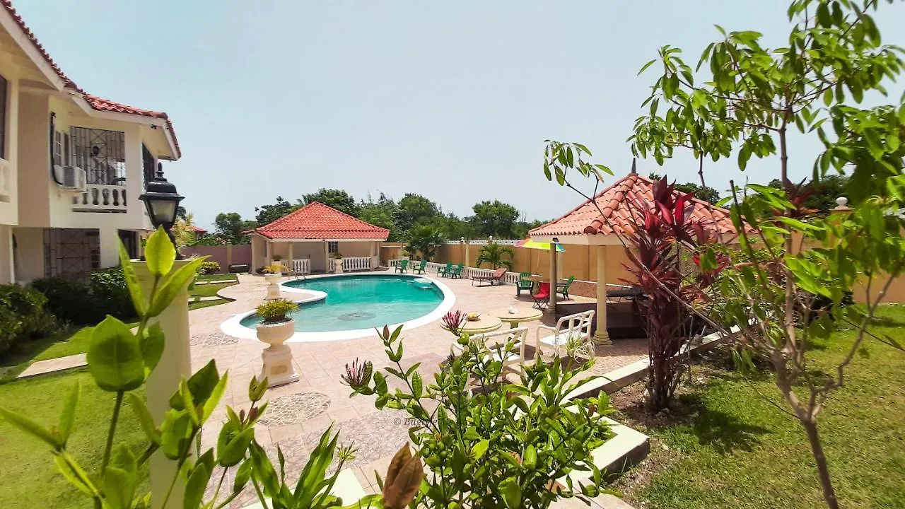 Homestay Jamaica Extended Stay / Golf Veiw Villa Montego Bay Jamaica
