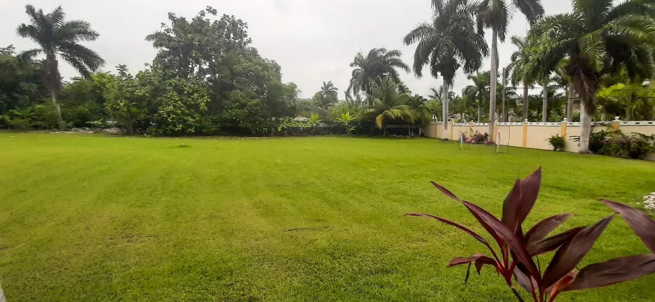 Homestay Jamaica Extended Stay / Golf Veiw Villa Montego Bay
