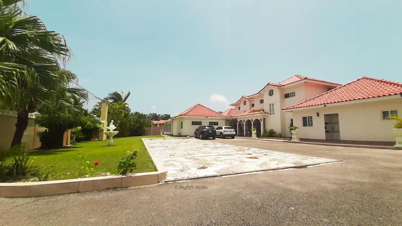 Homestay Jamaica Extended Stay / Golf Veiw Villa Montego Bay